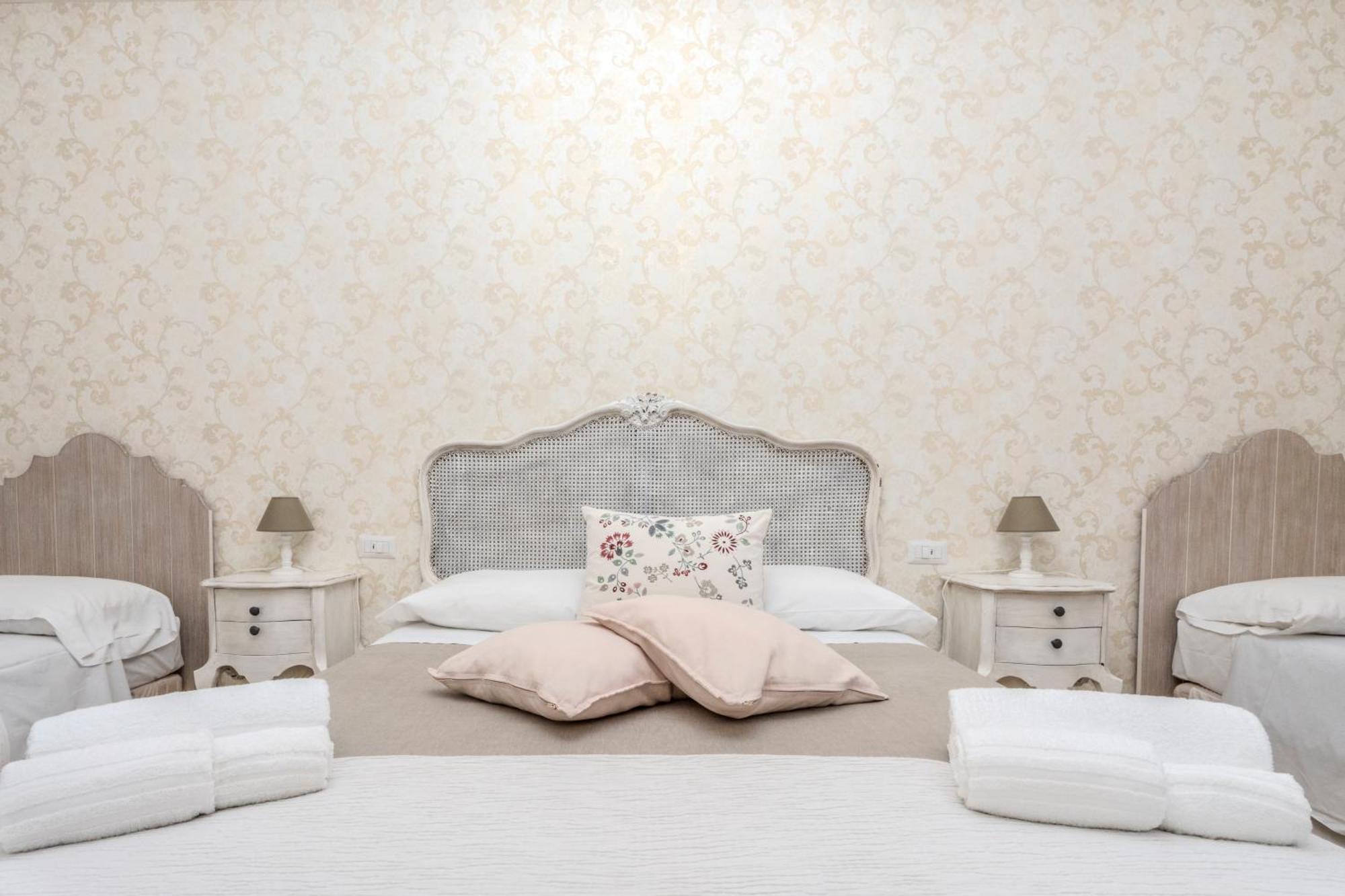 Palazzo Alessandrini Couette-café Viterbe